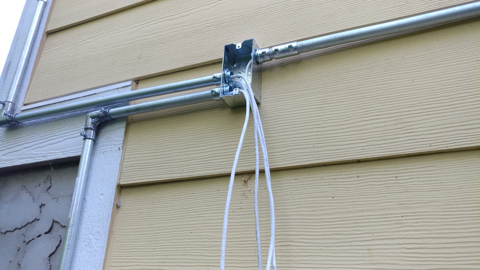 EMT cabling junction box