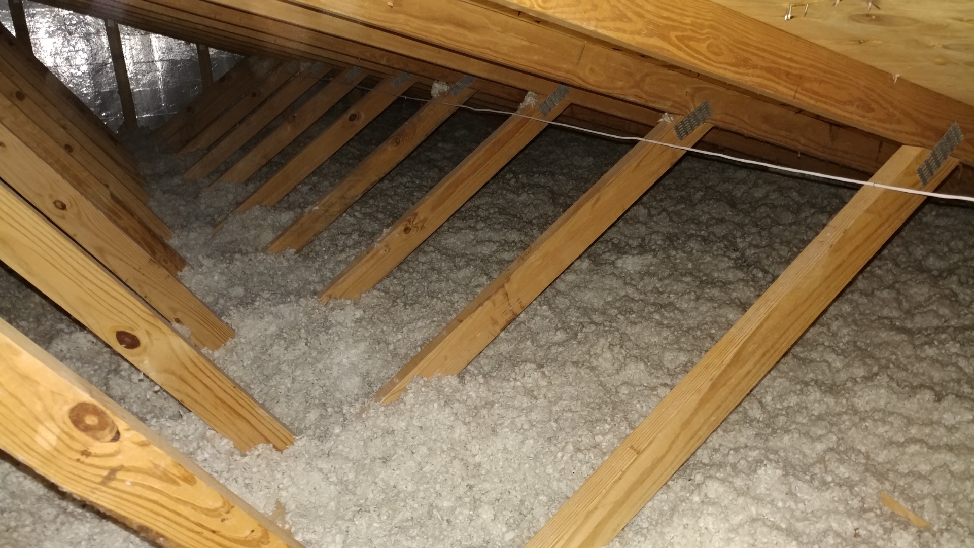 cable run on a straight line between surfaces