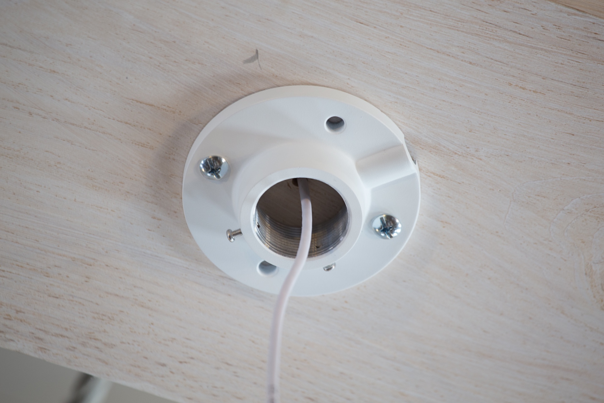 screw base into ceiling