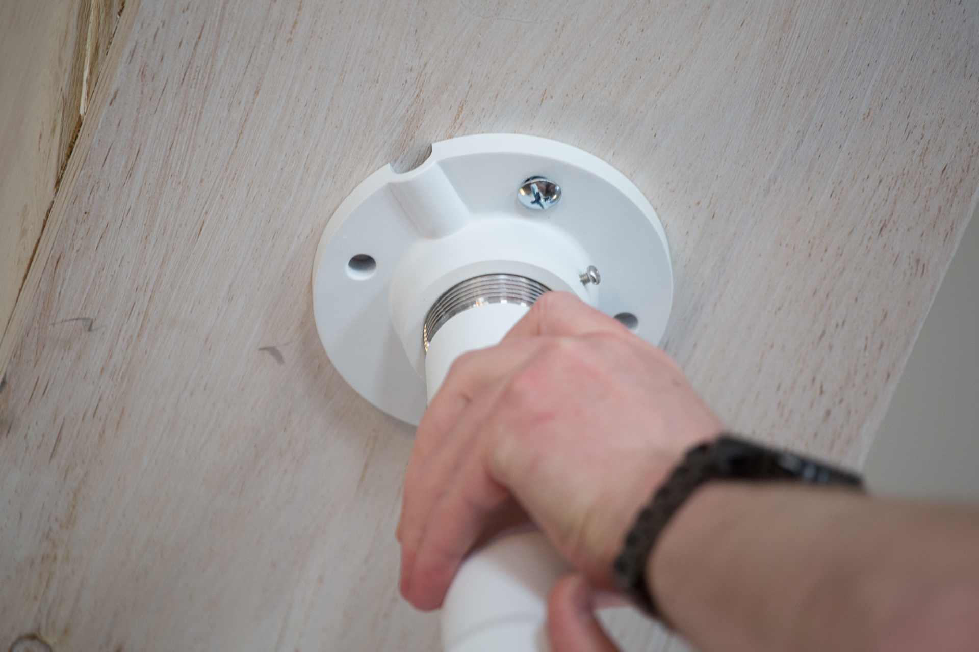 screw-pole-into-base