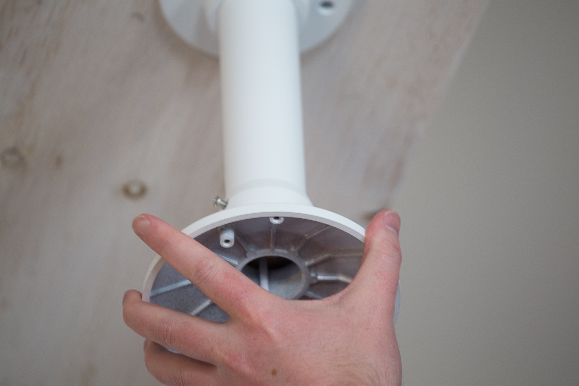 screw on pendant adapter base